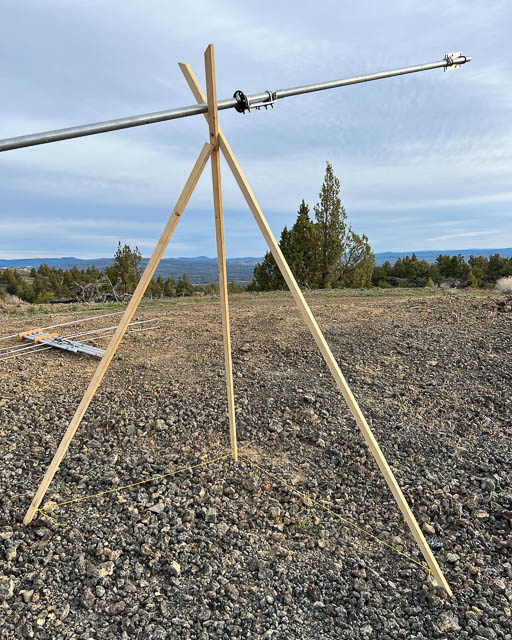 Simple tripod to hold mast
